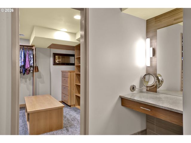 1990 PARKSIDE Dr, Eugene, OR 97403