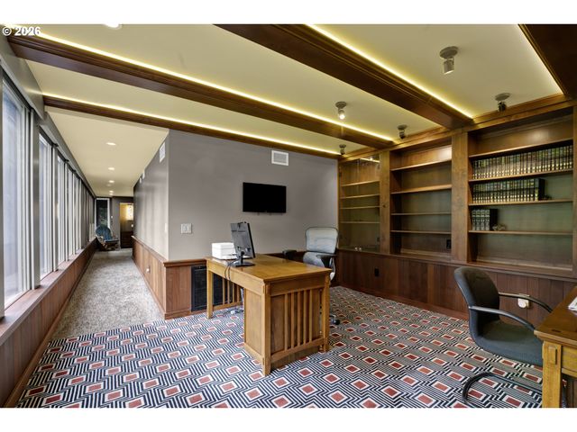 1990 PARKSIDE Dr, Eugene, OR 97403