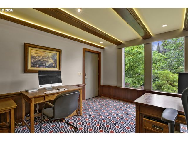 1990 PARKSIDE Dr, Eugene, OR 97403