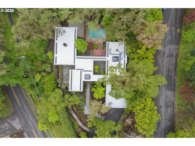 1990 PARKSIDE Dr, Eugene, OR 97403