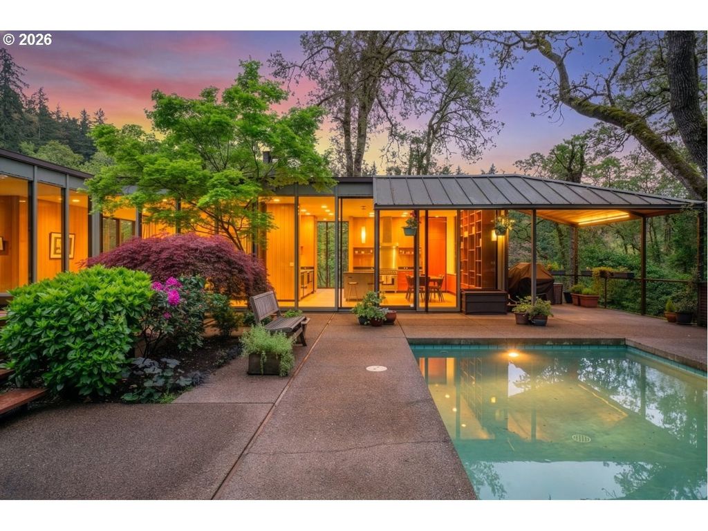 1990 PARKSIDE Dr, Eugene, OR 97403