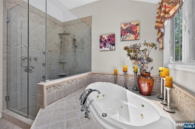 33 Crestwood Drive, Glen Rock, NJ 07452