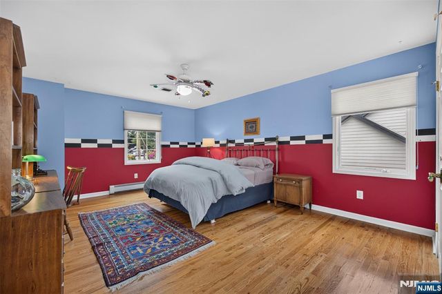33 Crestwood Drive, Glen Rock, NJ 07452