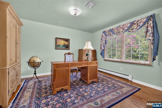 33 Crestwood Drive, Glen Rock, NJ 07452