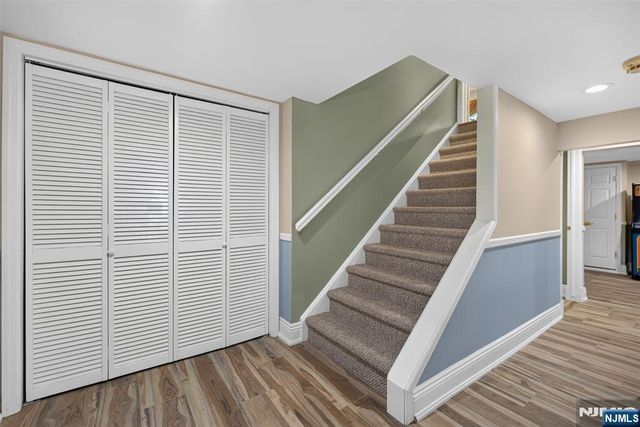 33 Crestwood Drive, Glen Rock, NJ 07452