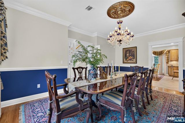 33 Crestwood Drive, Glen Rock, NJ 07452