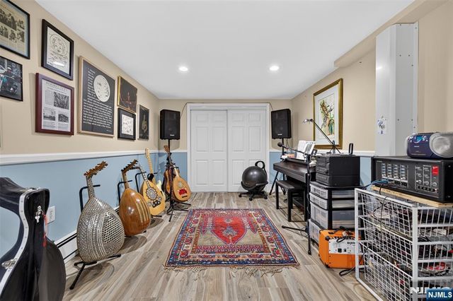 33 Crestwood Drive, Glen Rock, NJ 07452