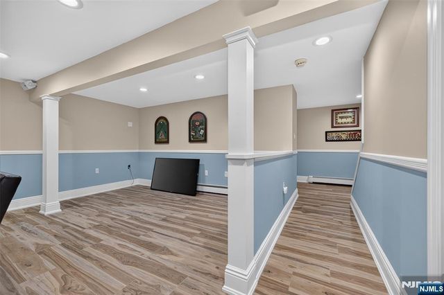33 Crestwood Drive, Glen Rock, NJ 07452