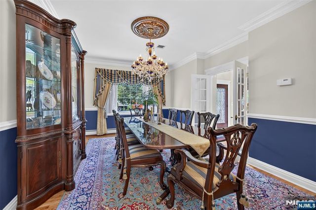 33 Crestwood Drive, Glen Rock, NJ 07452