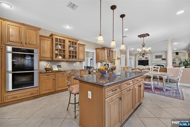 33 Crestwood Drive, Glen Rock, NJ 07452