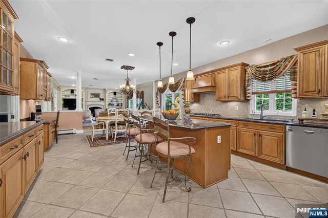 33 Crestwood Drive, Glen Rock, NJ 07452