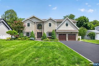 33 Crestwood Drive, Glen Rock, NJ 07452