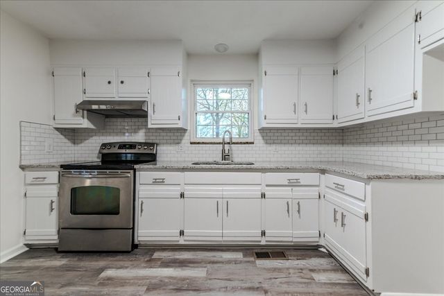 111 Collins Street, Byron, GA 31008