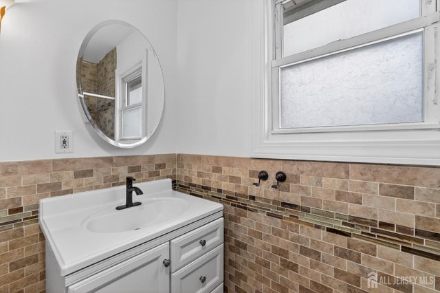 47 Marion Street, Port Reading, NJ 07064