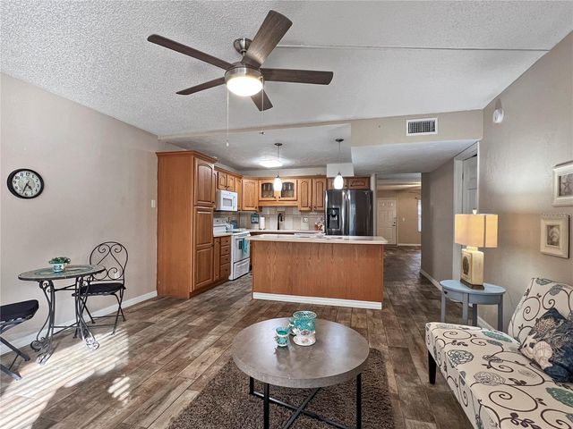 515 30TH AVENUE W H111, Bradenton, FL 34205