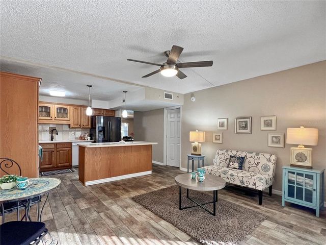 515 30TH AVENUE W H111, Bradenton, FL 34205