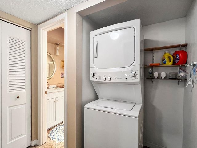 515 30TH AVENUE W H111, Bradenton, FL 34205