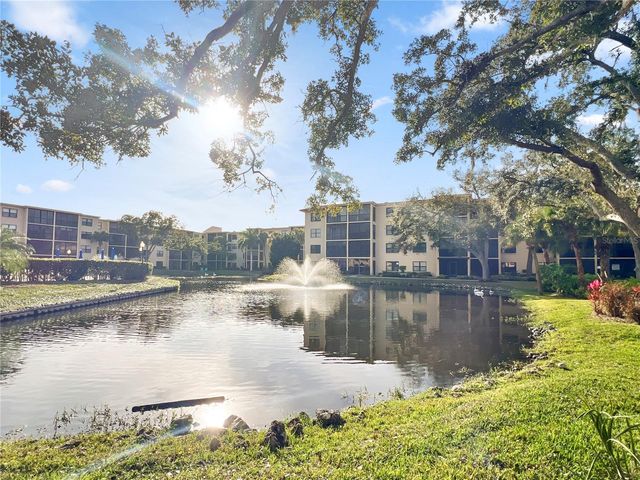 515 30TH AVENUE W H111, Bradenton, FL 34205