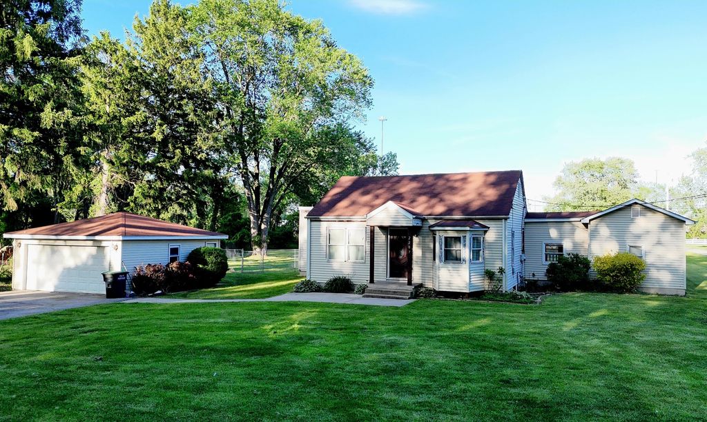 2207 N County Line Road, Portage, IN 46368