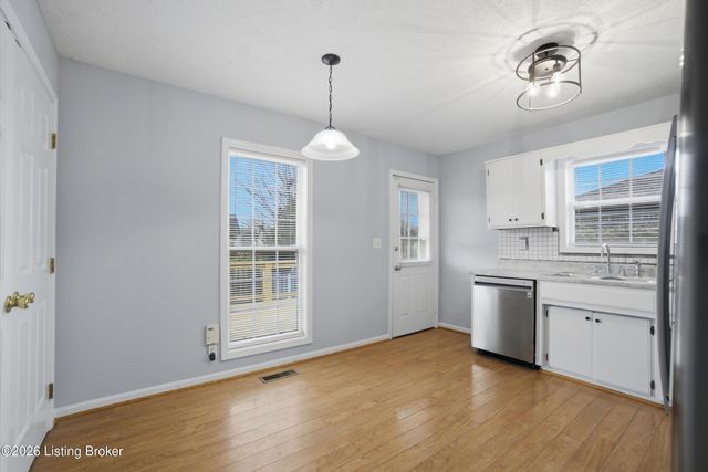 420 Beechcliff Cir, Shepherdsville, KY 40165