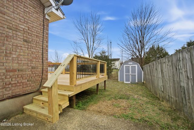 420 Beechcliff Cir, Shepherdsville, KY 40165