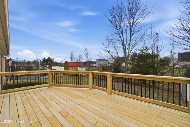 420 Beechcliff Cir, Shepherdsville, KY 40165