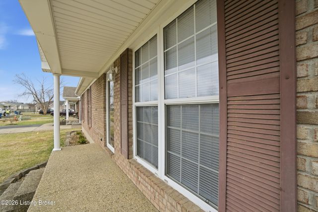 420 Beechcliff Cir, Shepherdsville, KY 40165