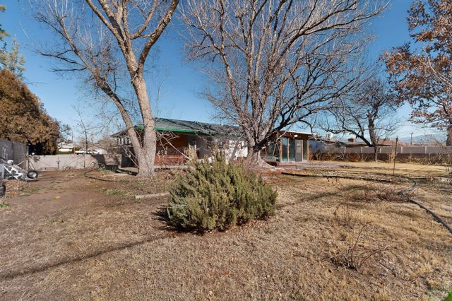 1608 McDonald Road NW, Albuquerque, NM 87107