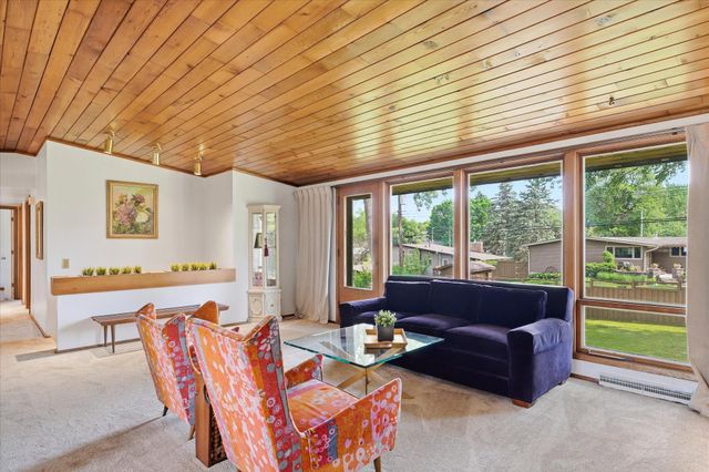 8015 Wynnwood Road, Golden Valley, MN 55427