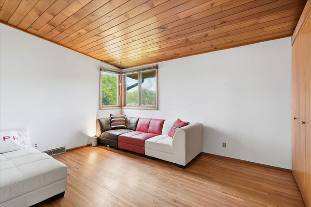 8015 Wynnwood Road, Golden Valley, MN 55427