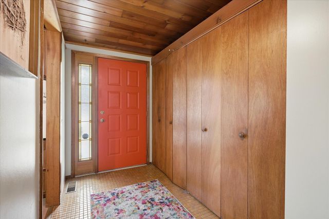 8015 Wynnwood Road, Golden Valley, MN 55427