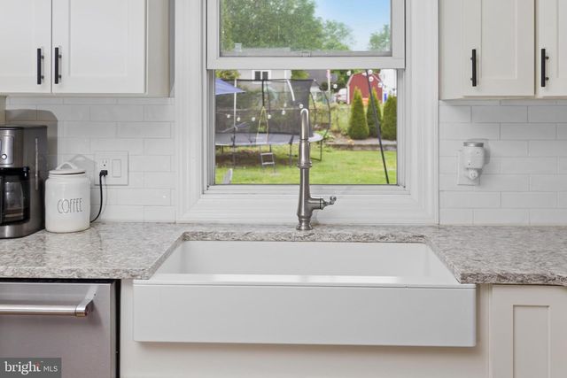 21 GREENWOOD DR, Bordentown, NJ 08505