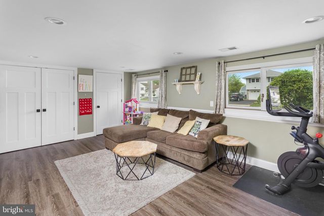 21 GREENWOOD DR, Bordentown, NJ 08505