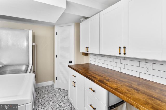 21 GREENWOOD DR, Bordentown, NJ 08505