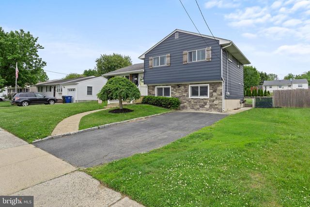 21 GREENWOOD DR, Bordentown, NJ 08505