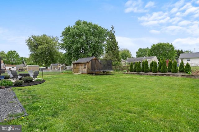 21 GREENWOOD DR, Bordentown, NJ 08505