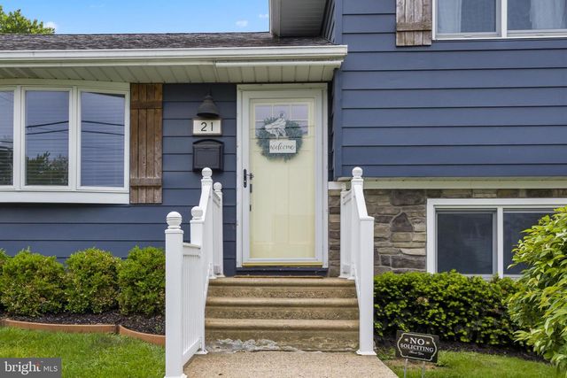 21 GREENWOOD DR, Bordentown, NJ 08505