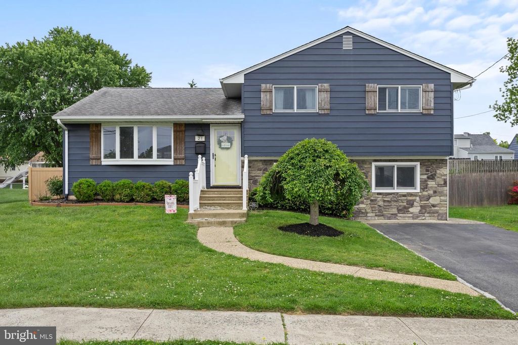 21 GREENWOOD DR, Bordentown, NJ 08505