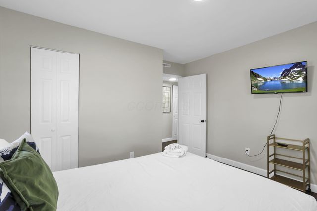 3237 E 12th Avenue, Columbus, OH 43219