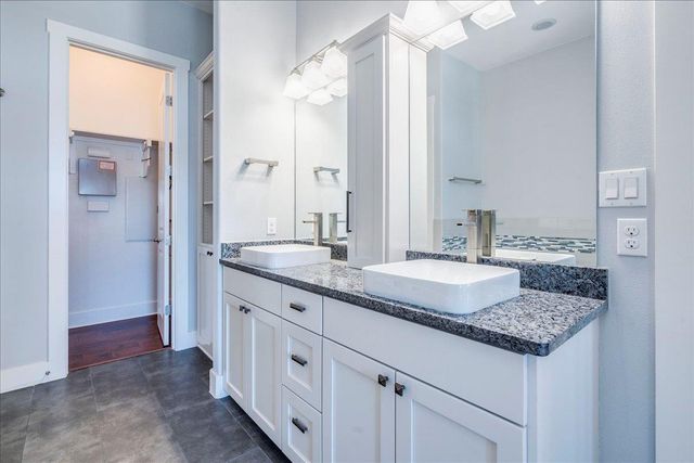 13518 Galleria CIR, Austin, TX 78738