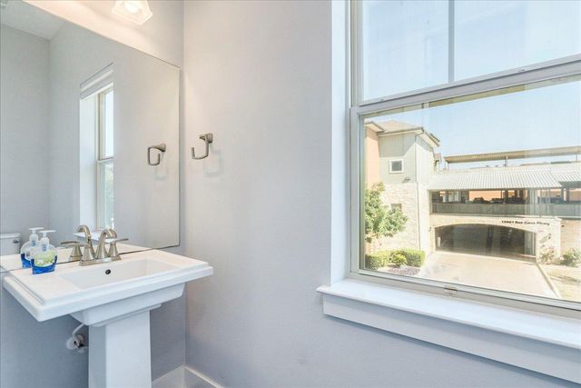 13518 Galleria CIR, Austin, TX 78738