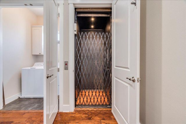 13518 Galleria CIR, Austin, TX 78738