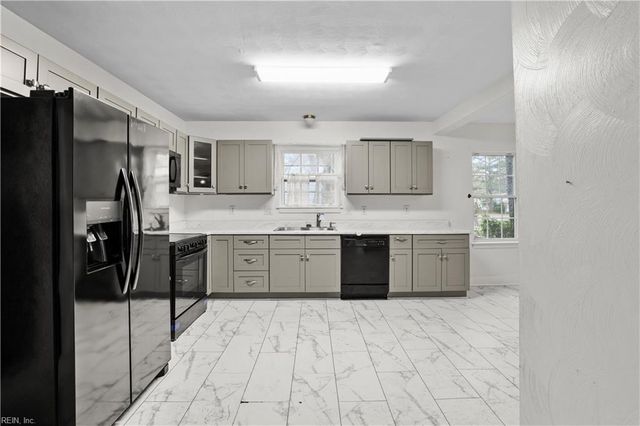 4205 Nautilus AVE, Chesapeake, VA 23325