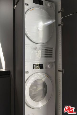 2287 Baxter Street, Los Angeles, CA 90039