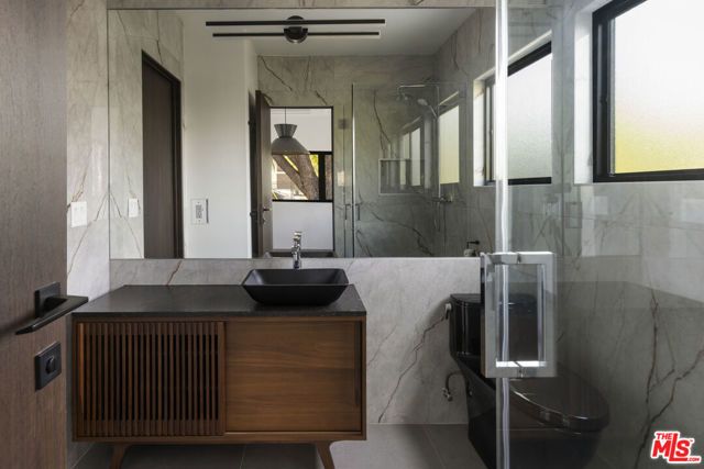 2287 Baxter Street, Los Angeles, CA 90039