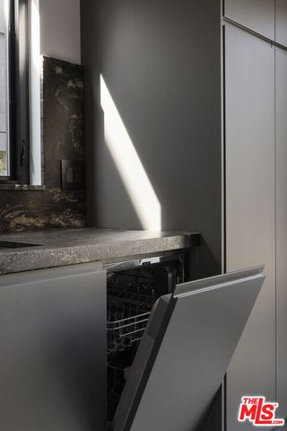 2287 Baxter Street, Los Angeles, CA 90039