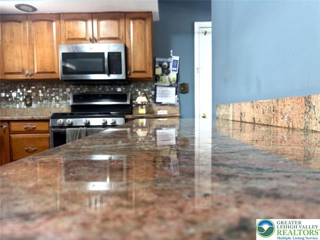 9 West Jewel Street, Roseto Boro, PA 18013