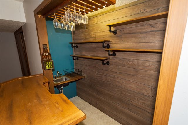 4633 Lockner Drive 3, Urbandale, IA 50322