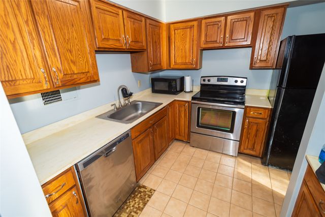 4633 Lockner Drive 3, Urbandale, IA 50322
