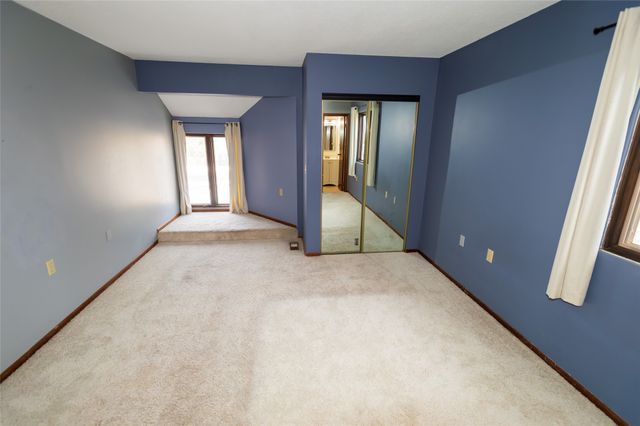 4633 Lockner Drive 3, Urbandale, IA 50322